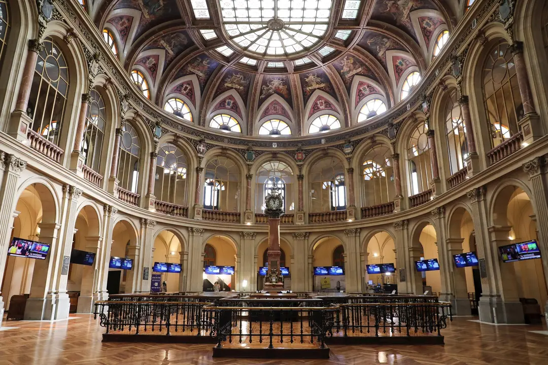 Interior del Palacio de la Bolsa, en Madrid (Espa&ntilde;a) / M.F.
