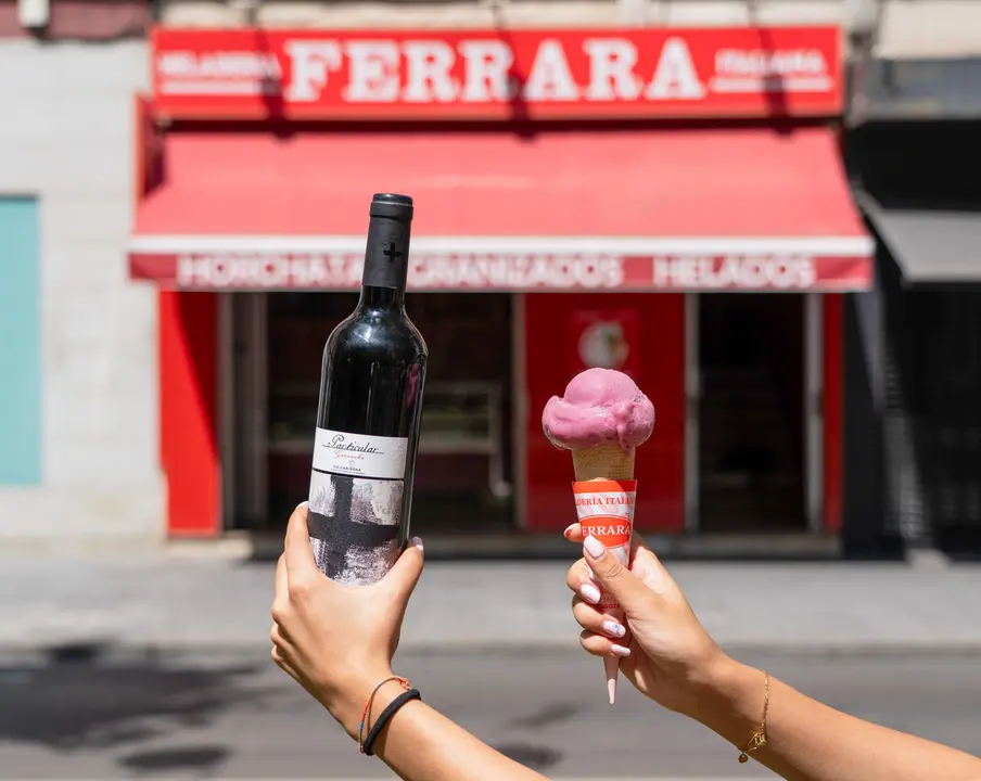 El Helado de vino Garnacha de Bodegas San Valero est&aacute; disponible en Helader&iacute;a Ferrara solo durante el mes de agosto