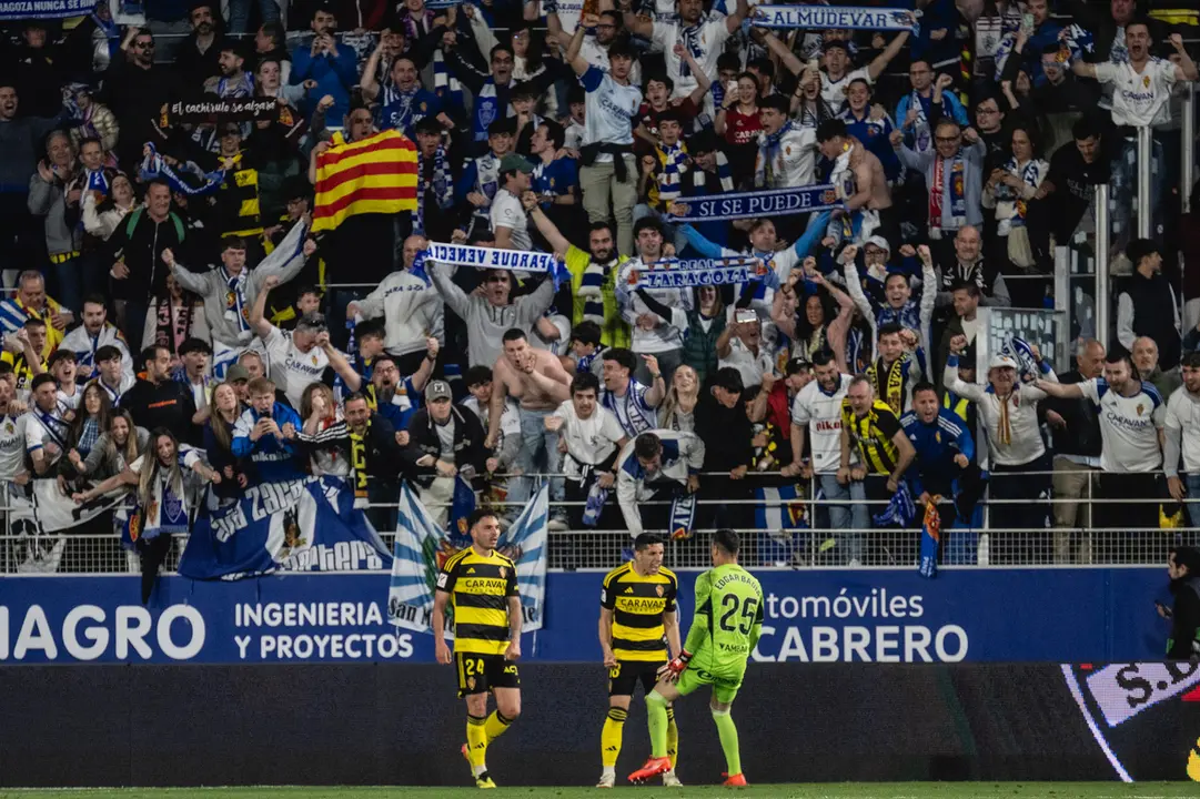 Afici&oacute;n del Real Zaragoza en un desplazamiento / MARCOS CEBRI&Aacute;N