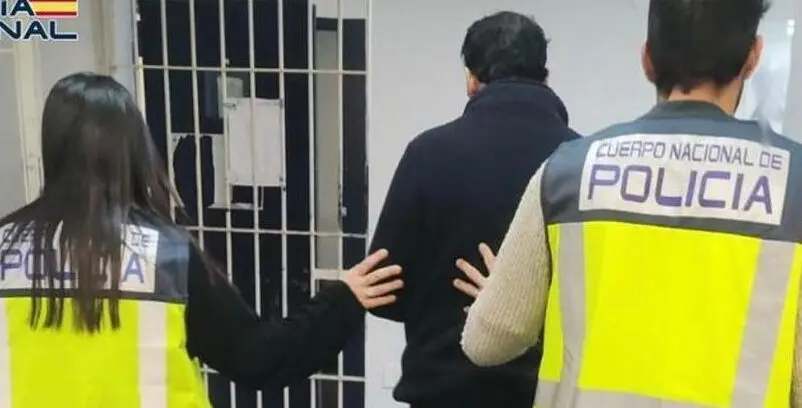 Imagen de archivo de la conducci&oacute;n de un detenido a los calabozos /P.N.