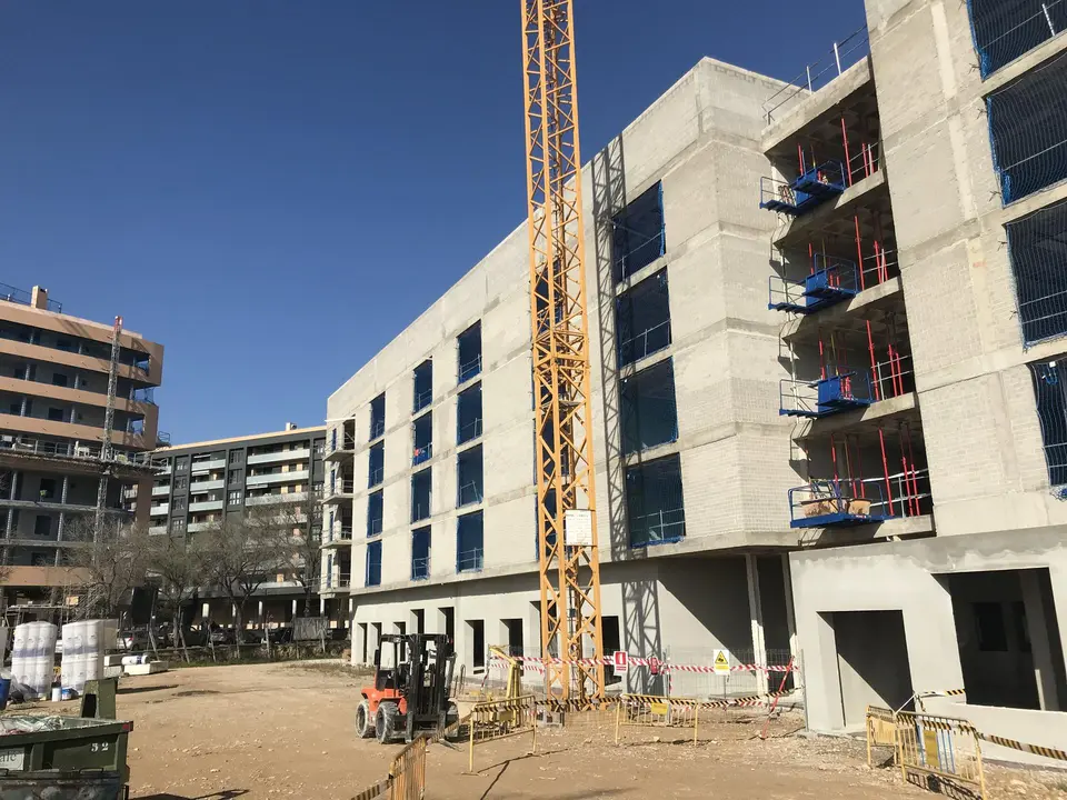 La construci&oacute;n se ha reactivado, pero no es capaz de cubrir toda la demanda existente / HA