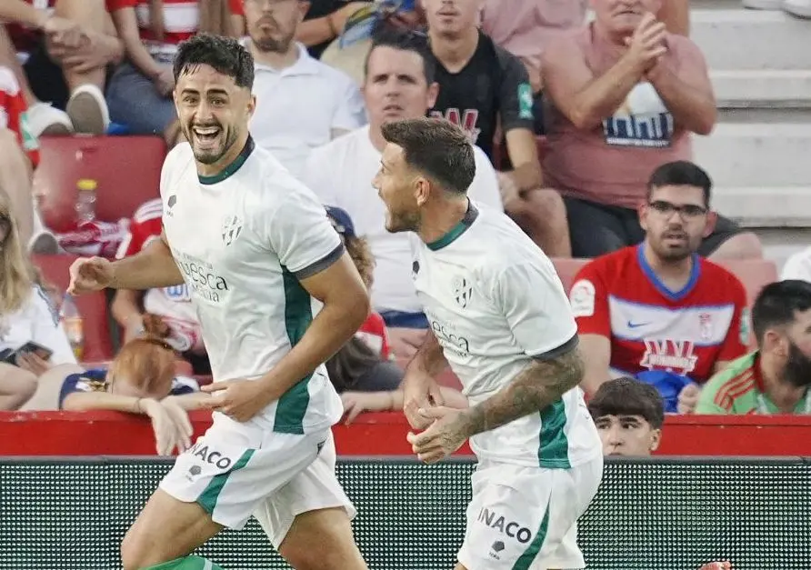 La SD Huesca frente al Granada / LFP
