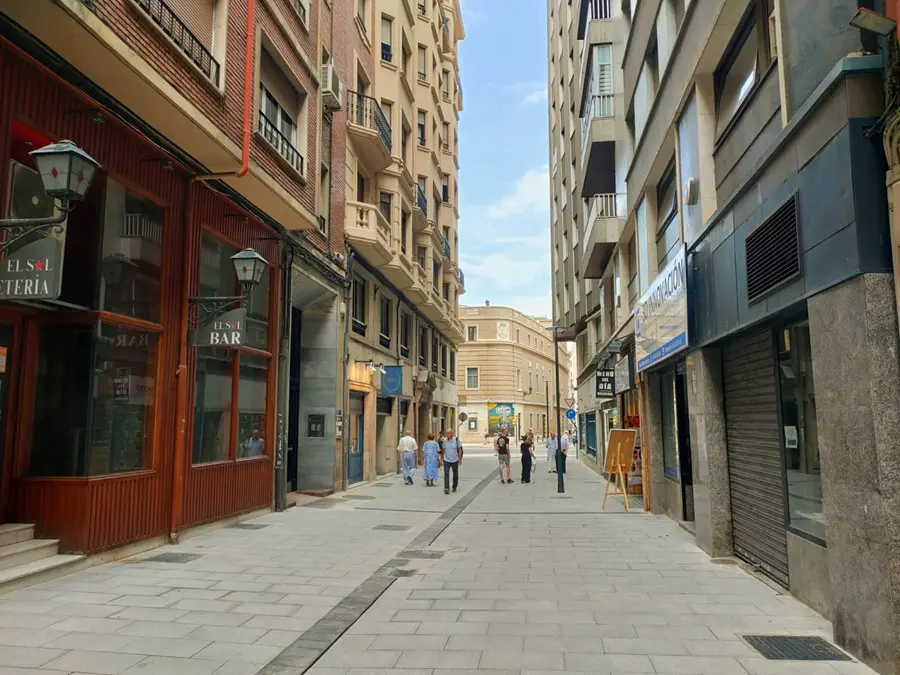 La calle Jer&oacute;nimo de Blancas se ha reformado siguiendo criterios de accesibilidad / HA