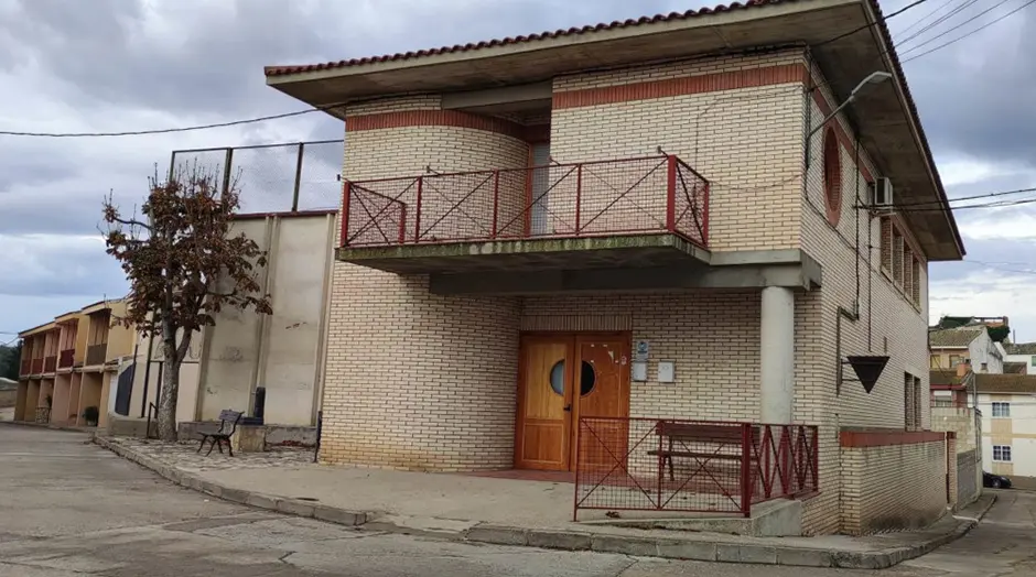 El albergue se ubicar&aacute; en la planta superior del bar social de la localidad.