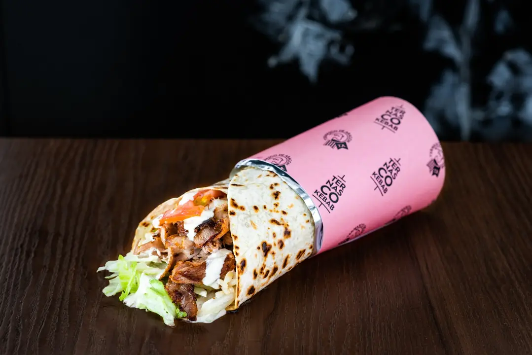 El chef Alex Vi&ntilde;al lleva su propuesta de Ternasco Kebab a Vive Latino 2024