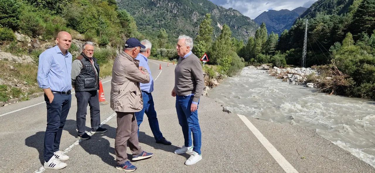 Im&aacute;genes del consejero de Fomento, Octavio L&oacute;pez, en el PK 86 de la A138 ??