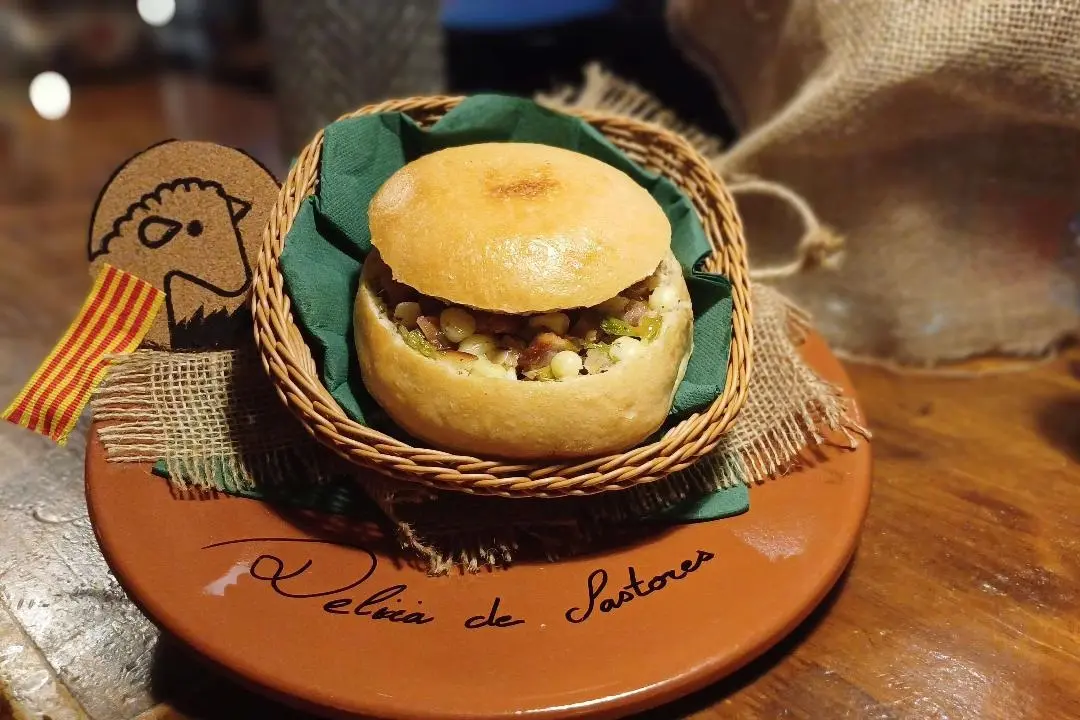 La propuesta de bocadillo de Ternasco de  Cu&eacute;ntame, Paquito Delicia de Pastores,