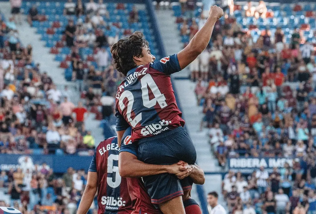Carlos Alvarez con el Levante / LEVANTE UD