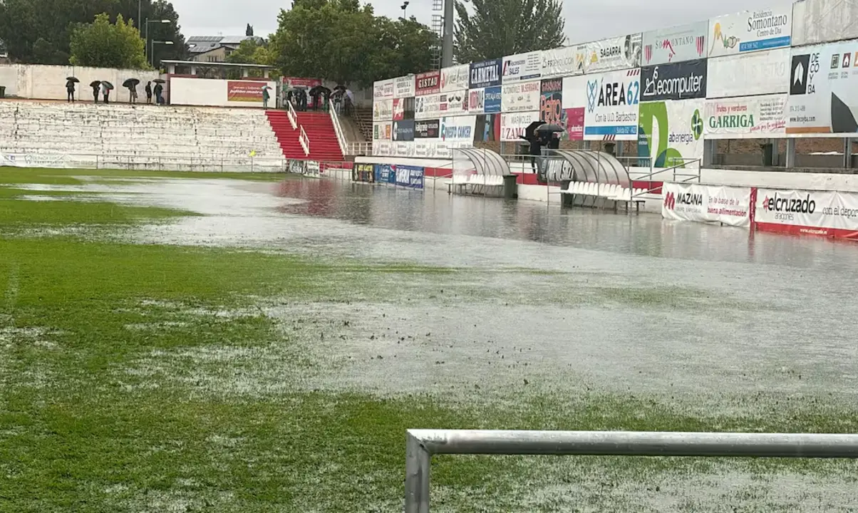 Campo de f&uacute;tbol de Barbastro / UD BARBASTRO