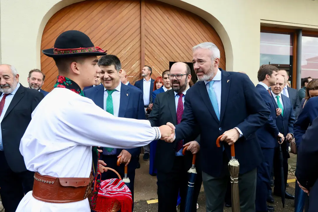 El presidente Jorge Azc&oacute;n durante la fiesta de la vendimia