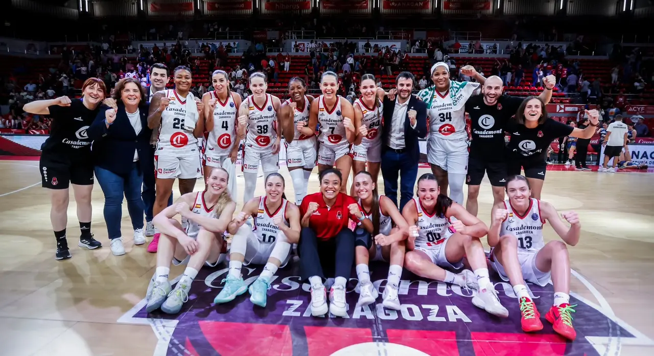 Casademont Zaragoza tras sellar su pase a la Euroliga / CASADEMONT
