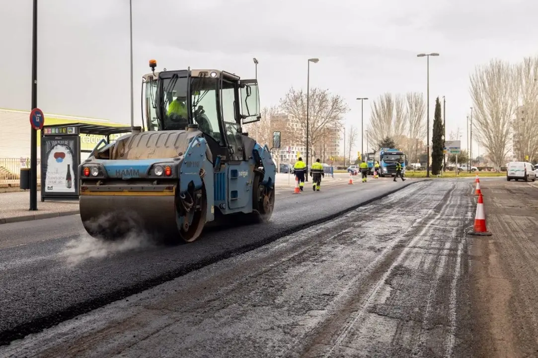 Trabajos de asfaltado en varios barrios de la ciudad. / Ayuntamiento de Zaragoza