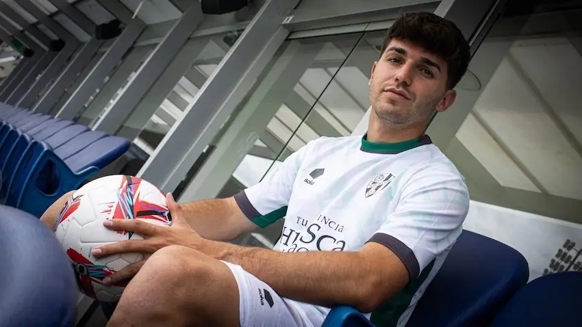Javi Hern&aacute;ndez con la SD Huesca / SDH