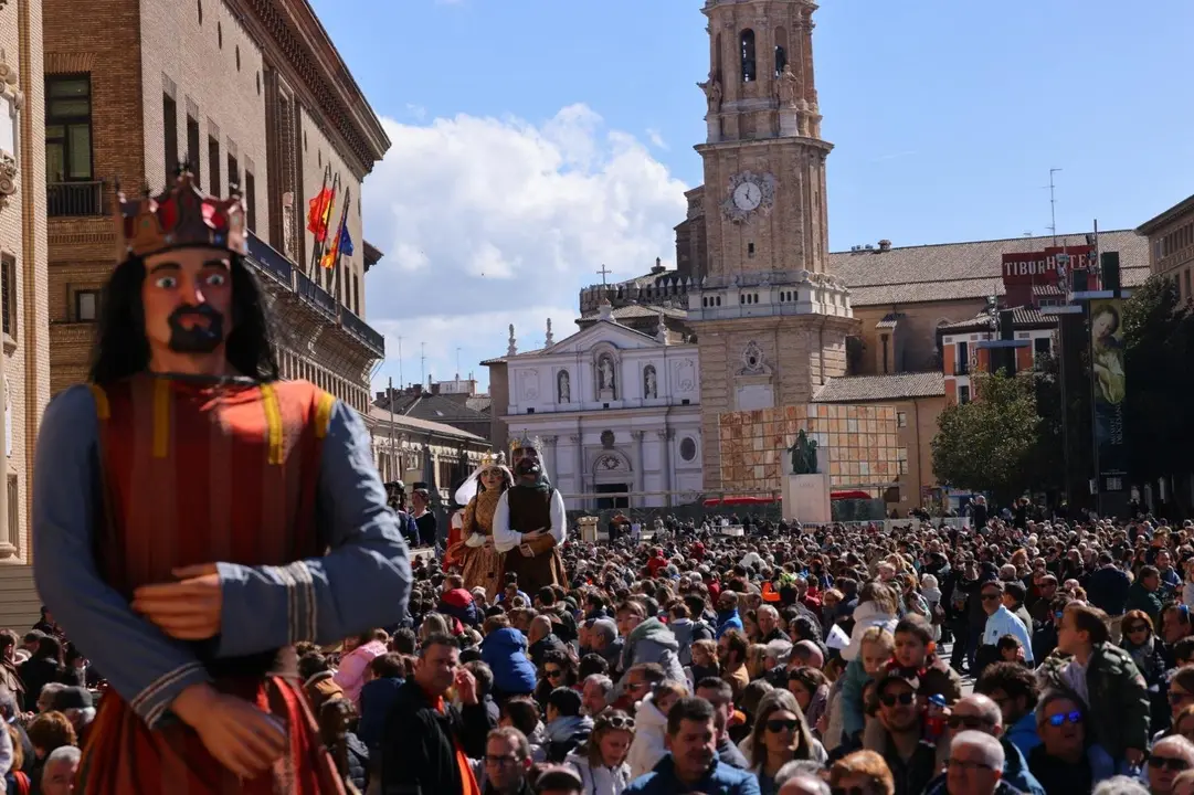 Comparsa de Gigantes, Cabezudos y caballitos de Zaragoza. AZ