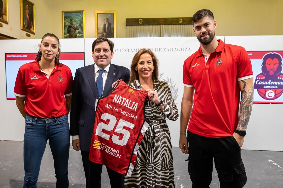 Casademont Zaragoza con Natalia Chueca