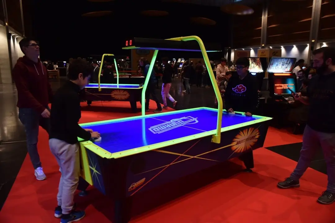 M&aacute;quinas 'arcade' y consolas antiguas a la Sala Multiusos del Auditorio.