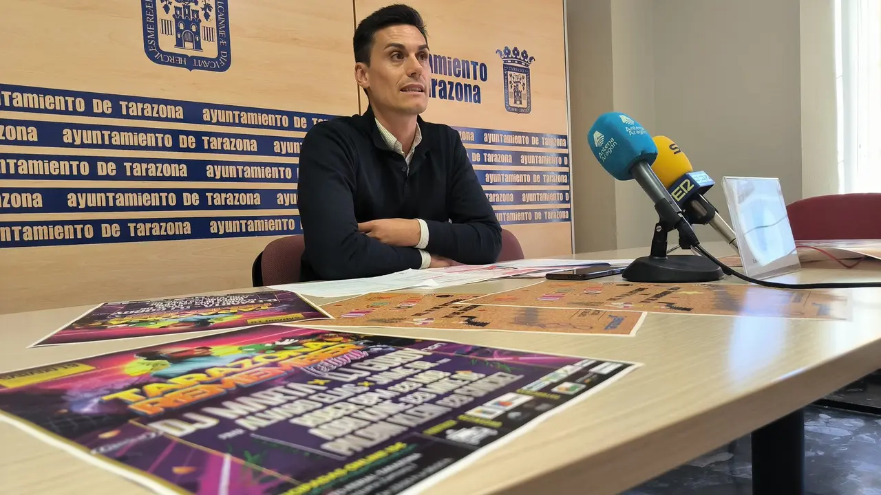 Pablo Escribano, concejal de Juventud del Ayuntamiento de Tarazona, en la presentaci&oacute;n del programa "Oto&ntilde;o Joven". / HA