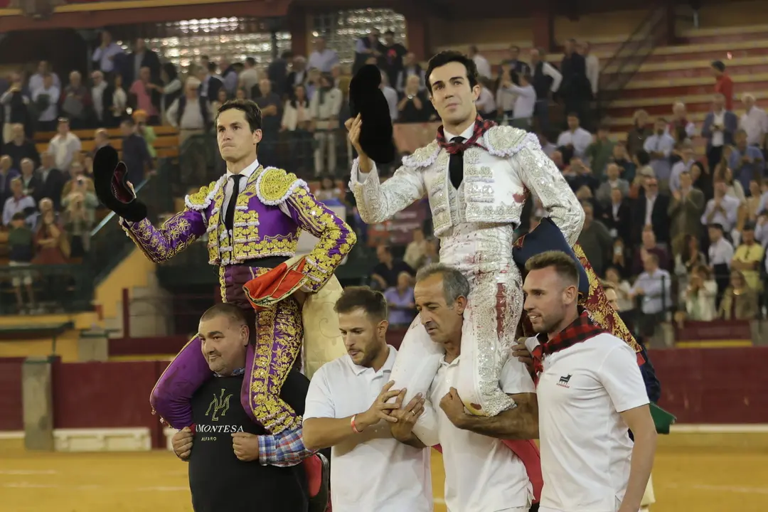 Daniel Luque y Tom&aacute;s Rufo salen a hombros de La Misericordia