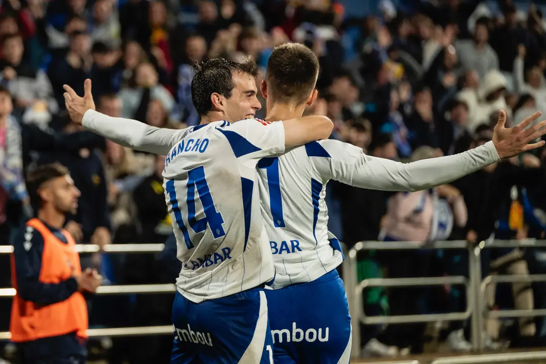 Bazdar y Francho con el Real Zaragoza / MARCOS CEBRI&Aacute;N