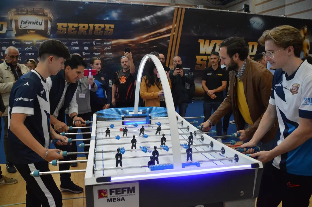 Momento del campeonato de futbol&iacute;n de Monz&oacute;n