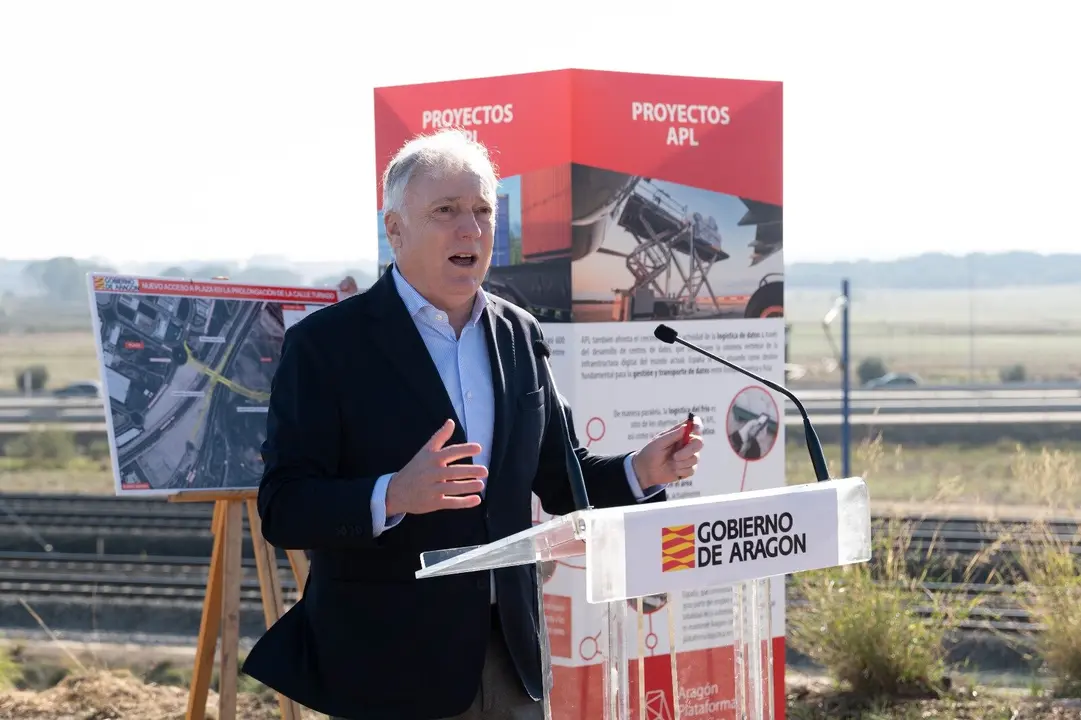 El consejero de Fomento, Vivienda, Log&iacute;stica y Cohesi&oacute;n Territorial del Gobierno aragon&eacute;s, Octavio L&oacute;pez, presenta el proyecto del nuevo acceso a la Plataforma Log&iacute;stica de Zaragoza (PLAZA) por su parte norte / Fabi&aacute;n Sim&oacute;n