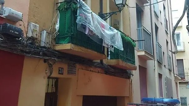 Imagende uno de los inmuebles que cerr&oacute; por derrumbe y donde los vecinos denunciaron tr&aacute;fico de droga/H.A.