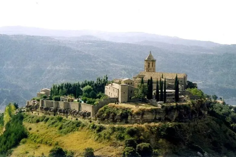Roda de Is&aacute;bena est&aacute; escondido entre los paisajes monta&ntilde;osos de la comarca de Ribagorza