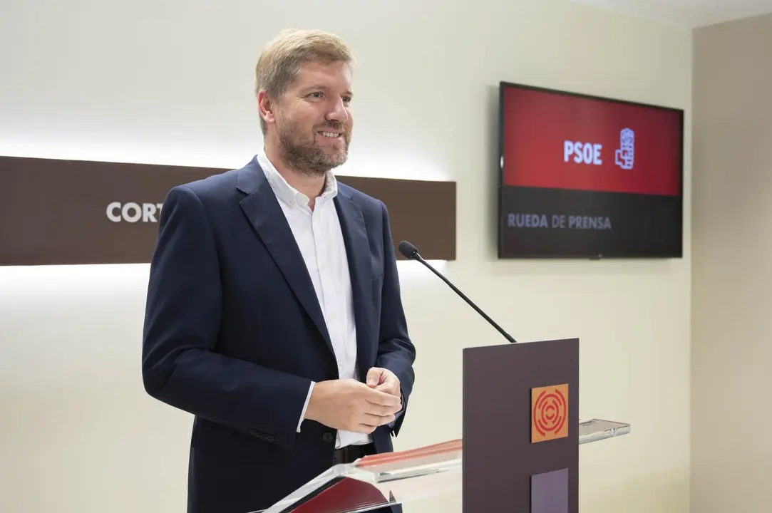 Marcel Iglesias en la rueda de prensa del PSOE en La Aljafer&iacute;a