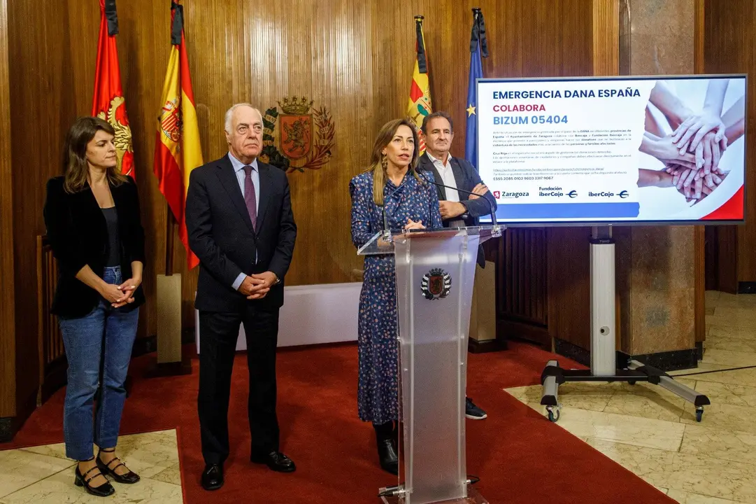 La alcaldesa Natalia Chueca y el presidente de la Fundaci&oacute;n Ibercaja, Jos&eacute; Luis Rodrigo.