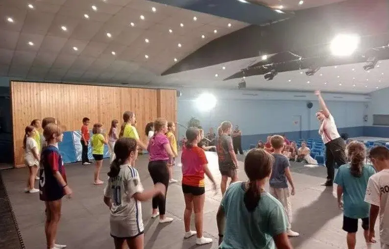 Masterclass de acrodanza en La Puebla de Alfind&eacute;n. / HA