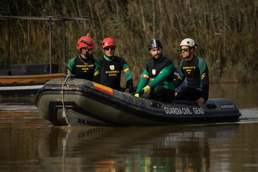 Despliegue de efectivos de la Guardia Civil en b&uacute;squeda de desaparecidos en la Albufera de Valencia. EP