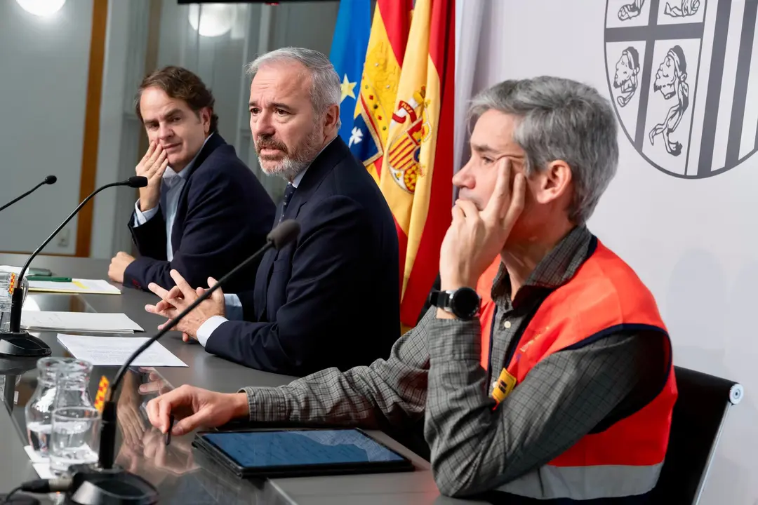 El presidente de Arag&oacute;n, Jorge Azc&oacute;n, durante la rueda de prensa