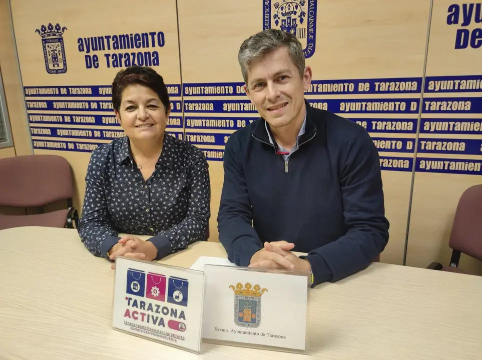 Presentaci&oacute;n de 'Volveremos' Tarazona con Ana Tarazona (ACT) y Jos&eacute; Antonio Docando, concejal del Ayto. / HA