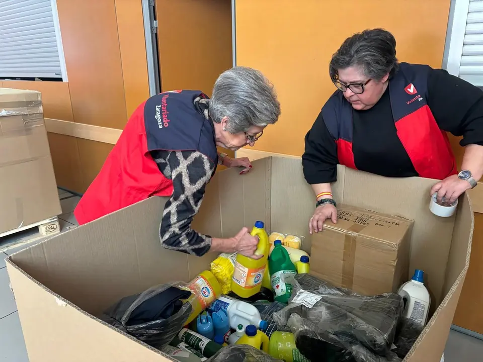 Recogida de alimentos para las v&iacute;ctimas de la DANA en el Centro C&iacute;vico Universidad. / Ayuntamiento de Zaragoza