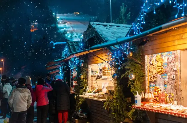 Mercado navide&ntilde;o. Imagen de archivo