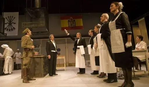 Seis personajes en busca de un autor en el Teatro Principal
