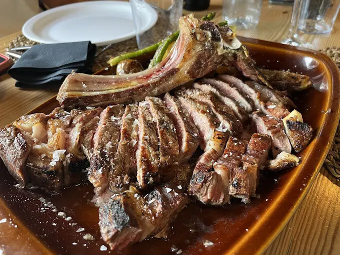 Viaje gastron&oacute;mico entre monta&ntilde;as, valles y sabores emblem&aacute;ticos.