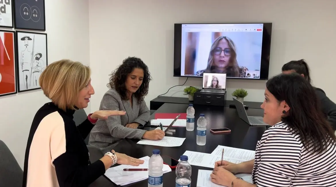 Manuela Berges (Pedrola), Elena Lacalle (Cuarte), Carlota Ariza (Calatayud) e Isis Moreno (La Almunia), en la mesa de debate de HOY ARAG&Oacute;N. / M. M.