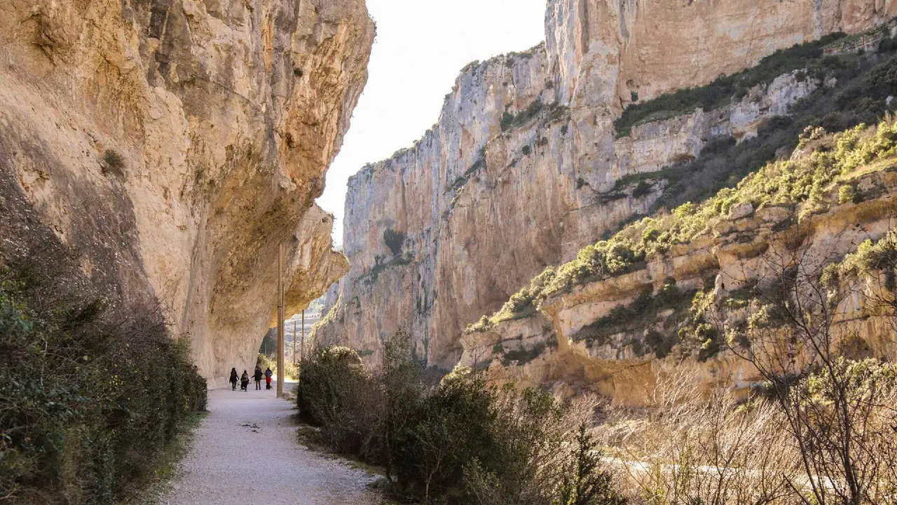 El pueblo que pertenece a Navarra pese a estar en Zaragoza y guarda una historia fascinante