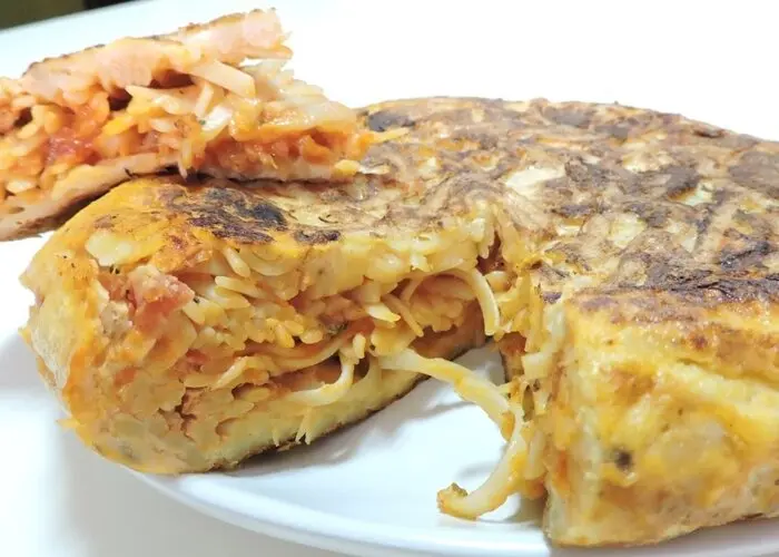Tortilla de espaguetis: la receta viral f&aacute;cil, econ&oacute;mica y deliciosa que arrasa en redes