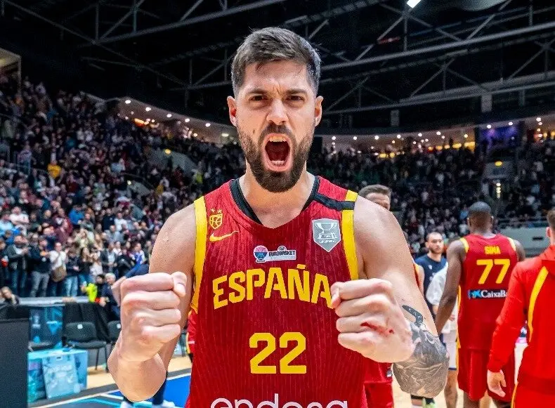Santi Yusta con Espa&ntilde;a / FEB