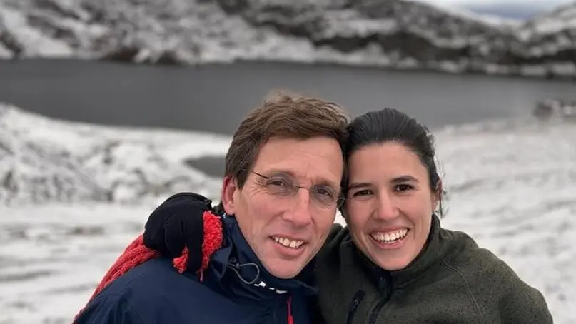 El alcalde de Madrid, Jos&eacute; Luis Mart&iacute;nez-Almeida, disfruta del Pirineo oscense junto a su esposa