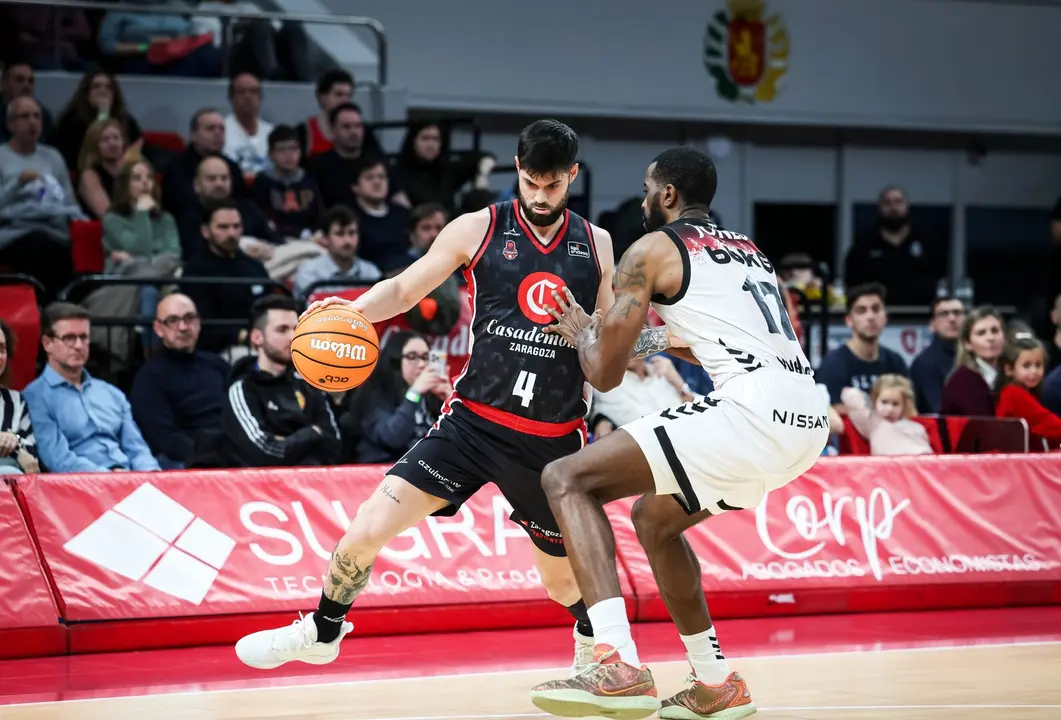 El jugador del Casademont Zaragoza Santi Yusta en el partido ante Bilbao Basket