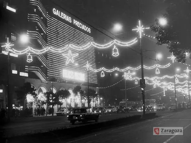 La extinta Galerias Preciados del Paseo de la Independencia, donde ahora est&aacute; el Corte Ingl&eacute;s / AZ