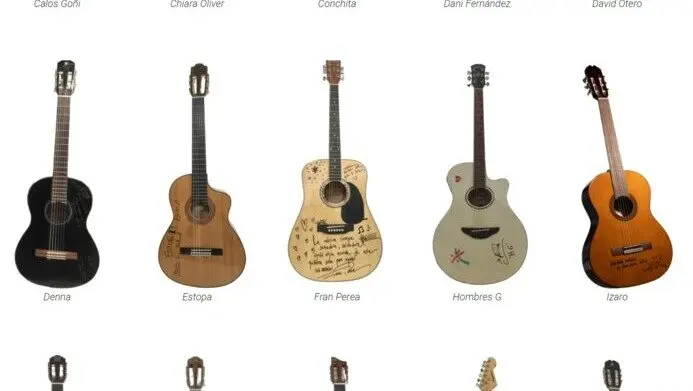 Guitarras firmadas por artistas reconocidos. / M&uacute;sicos por la Salud