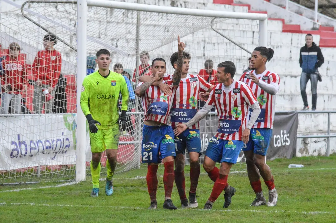 La UD Barbastro celebrando un gol / UD BARBASTRO