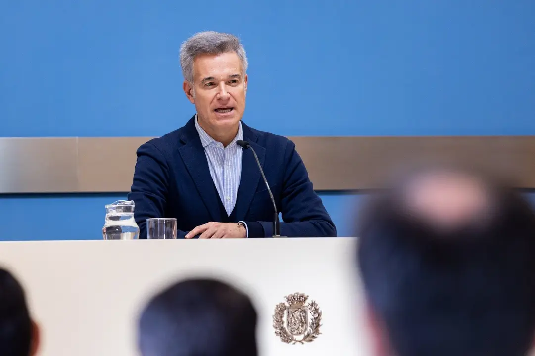 El consejero de Urbanismo, Infraestructuras, Energ&iacute;a y Vivienda, V&iacute;ctor Serrano. AZ
