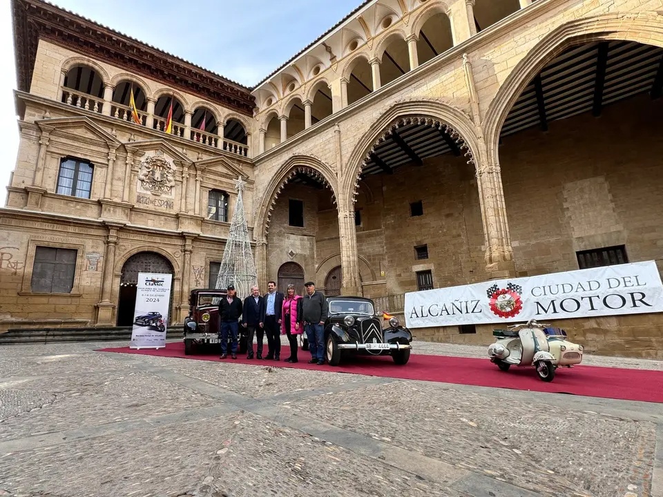 Presentaci&oacute;n de la XXVII Feria del Veh&iacute;culo Cl&aacute;sico de Alca&ntilde;iz. / AYTO. ALCA&Ntilde;IZ