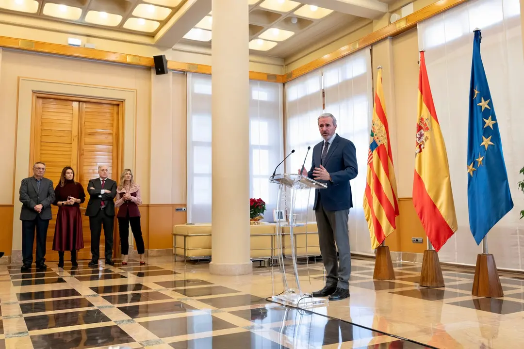 El presidente de Arag&oacute;n, Jorge Azc&oacute;n, anuncia la llegada de la gigafactor&iacute;a de Stellantis a la regi&oacute;n
