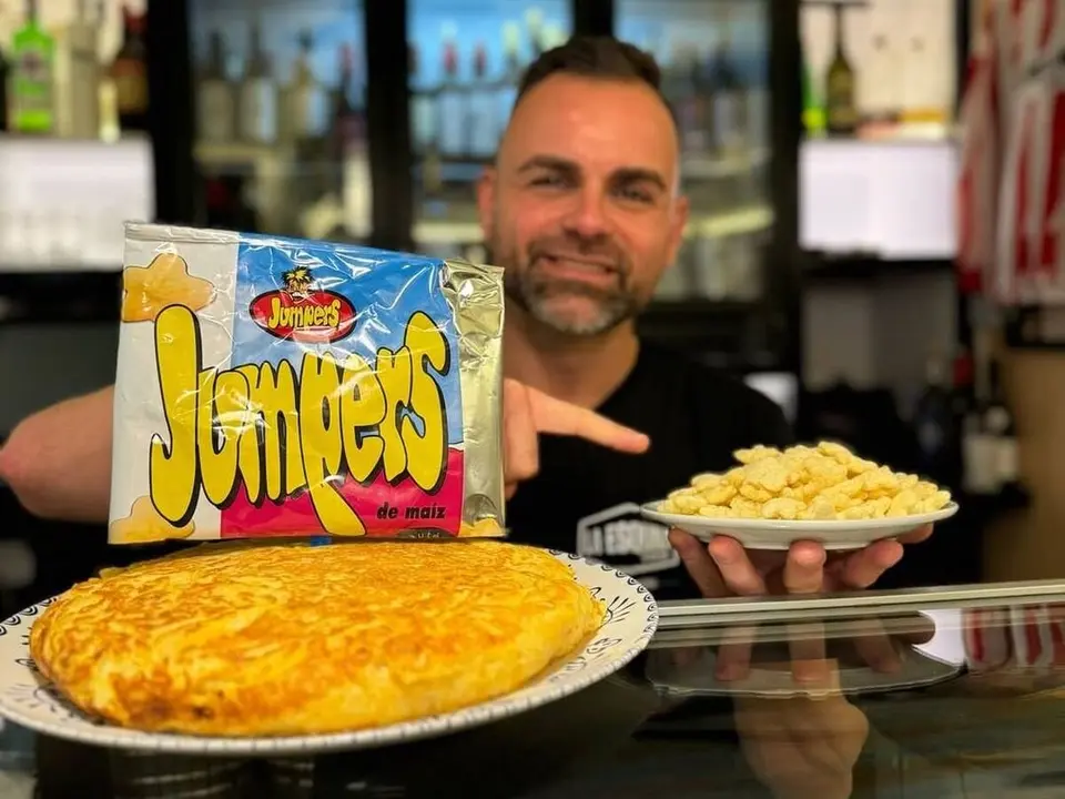 Tortilla de patata con Jumpers / Bar La esquina de San Juan.
